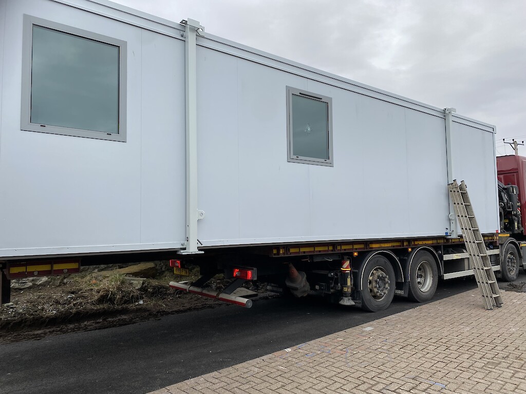 The Scrapstore expansion building arriving at the Aald Sk&uuml;l